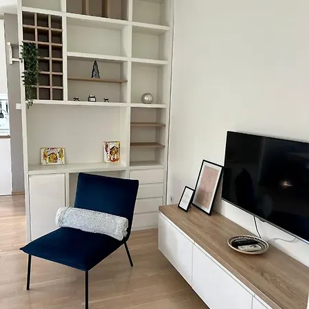 Iris Apartment